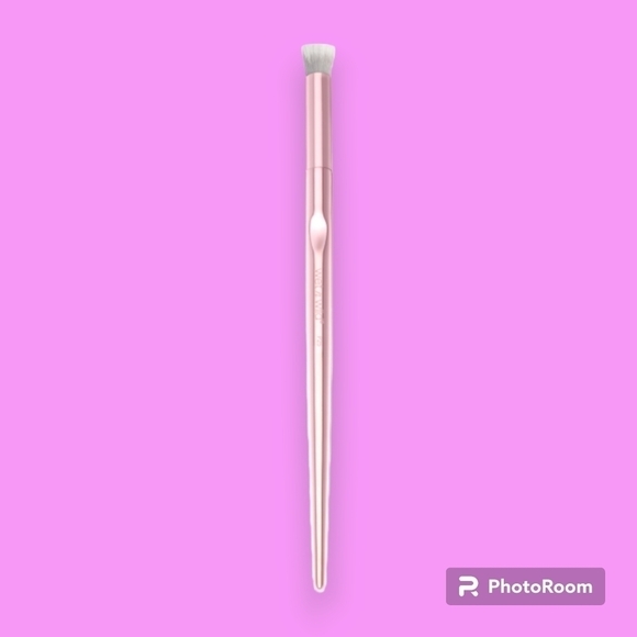 Wet n Wild Pro Brush Line Precision Flat Face Brush - Picture 1 of 5